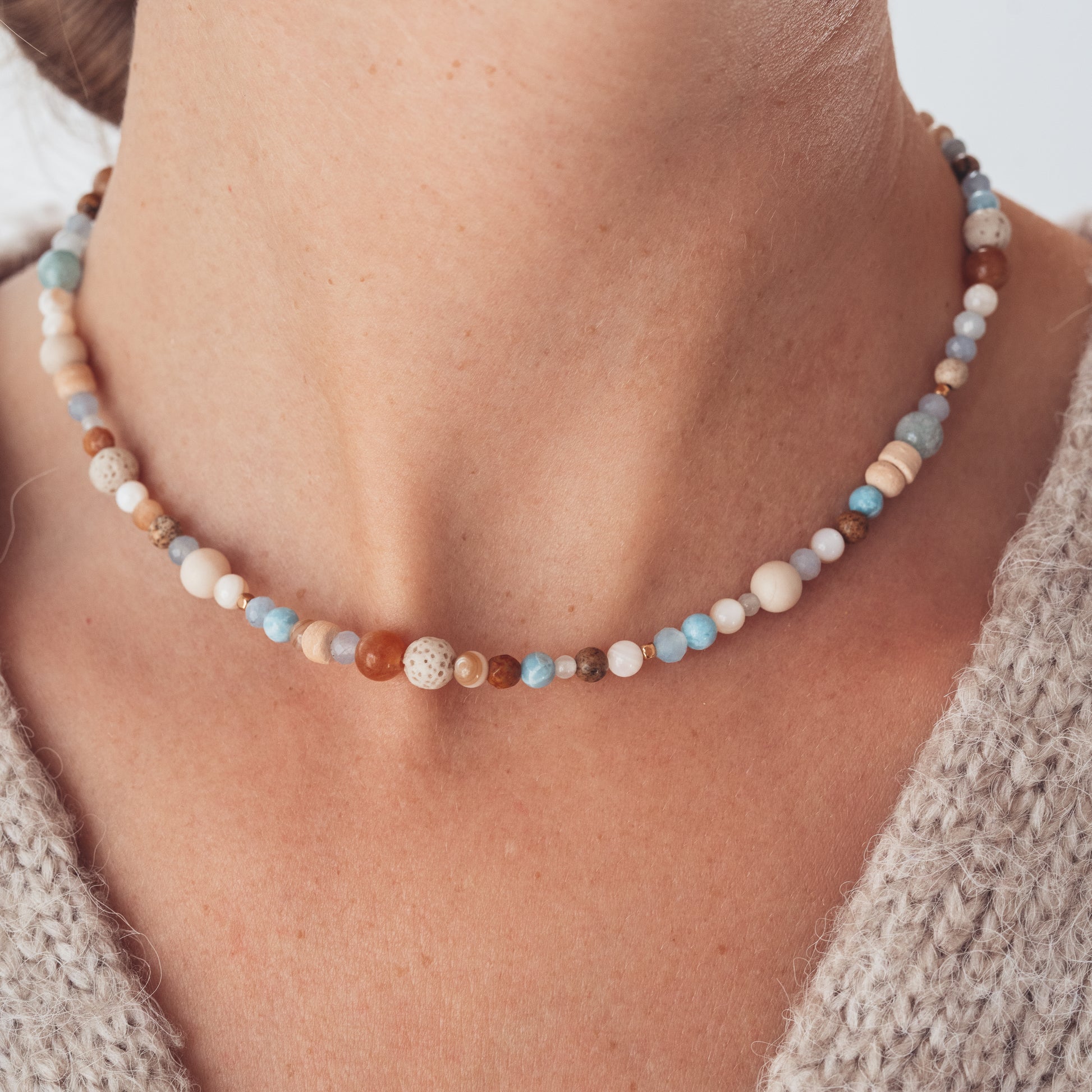 Naszyjnik Na skraju plaży z wybraną pozłacaną zawieszką