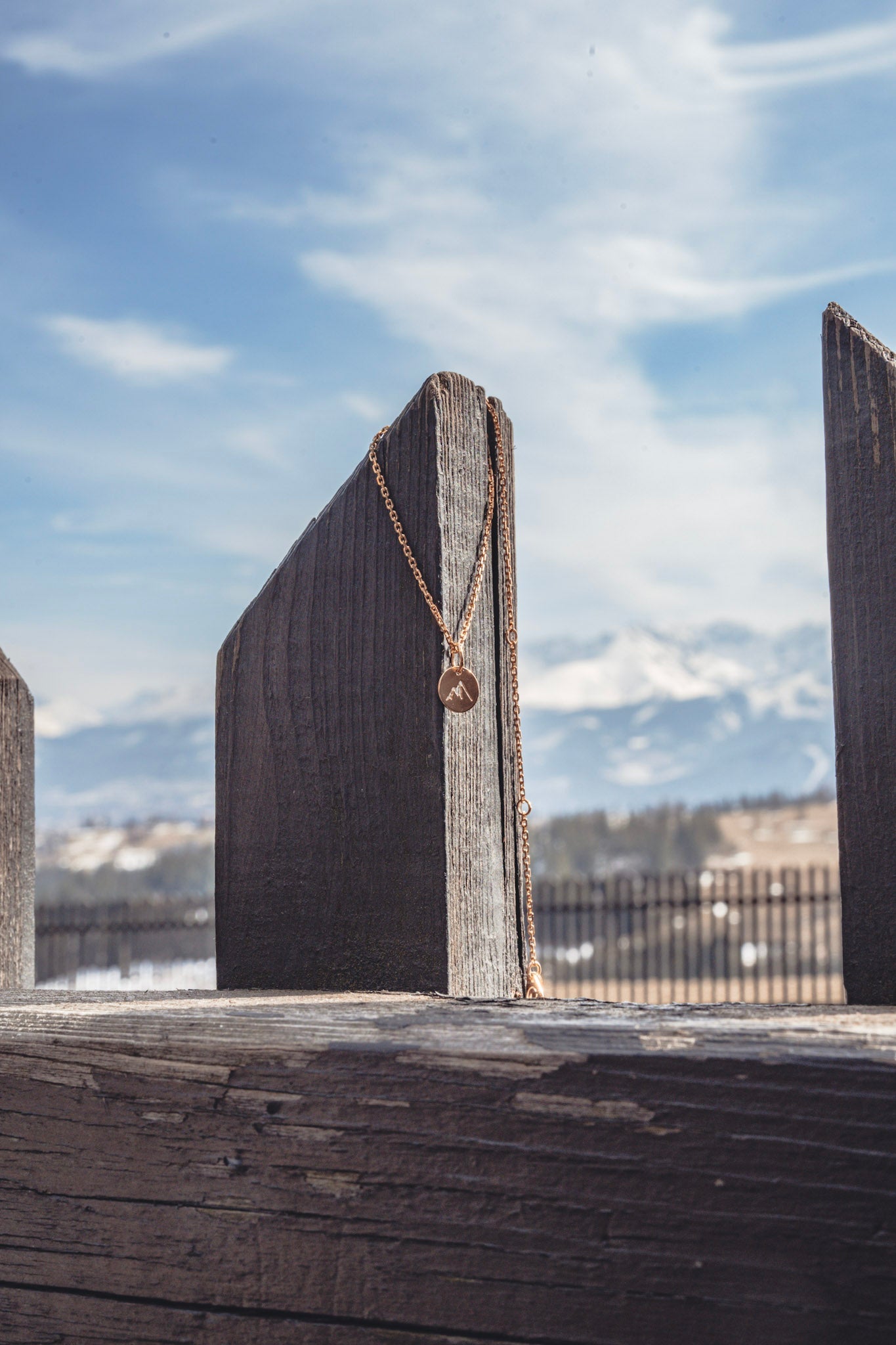 naszyjnik z motywem górskim od believy