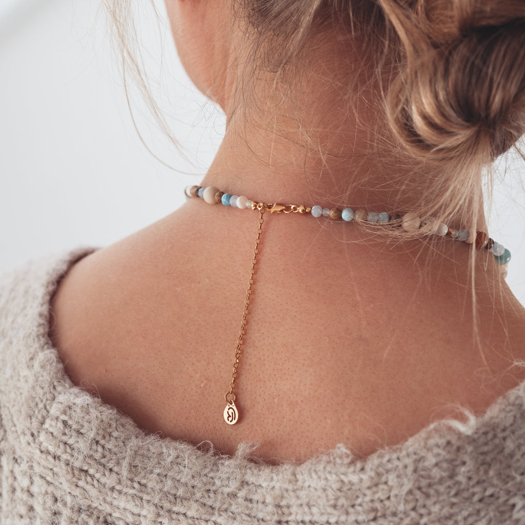 Naszyjnik Na skraju plaży z wybraną pozłacaną zawieszką