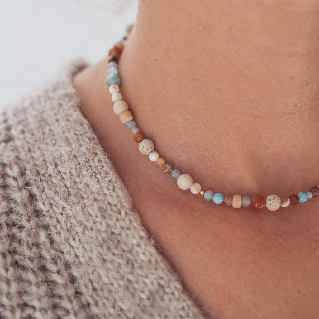 Naszyjnik Na skraju plaży z wybraną pozłacaną zawieszką