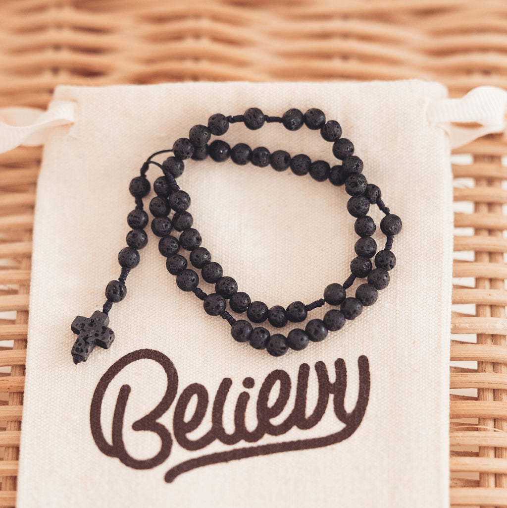 Różaniec z lawy wulkanicznej (drobny)