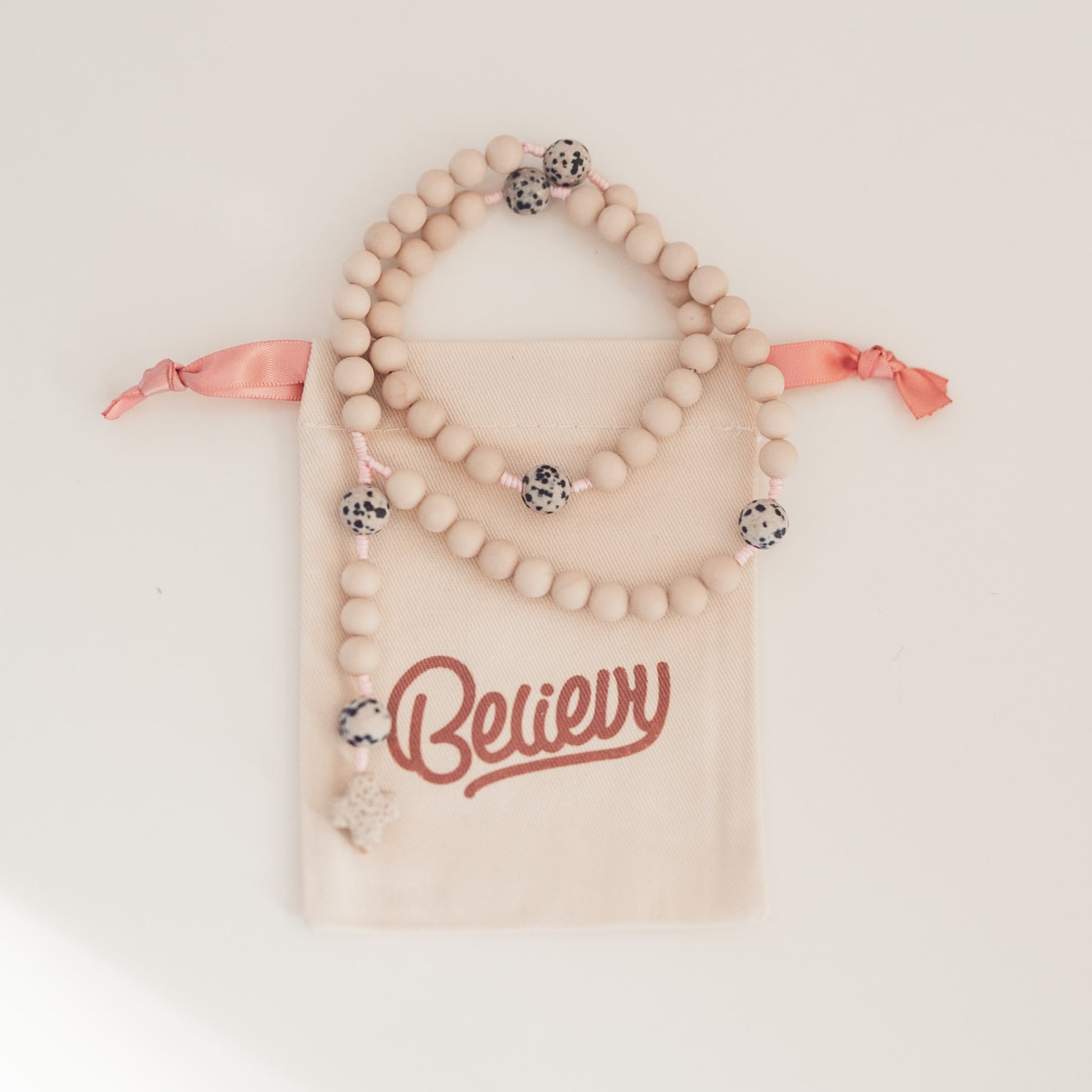 Różaniec z kamienia rzecznego (duży)