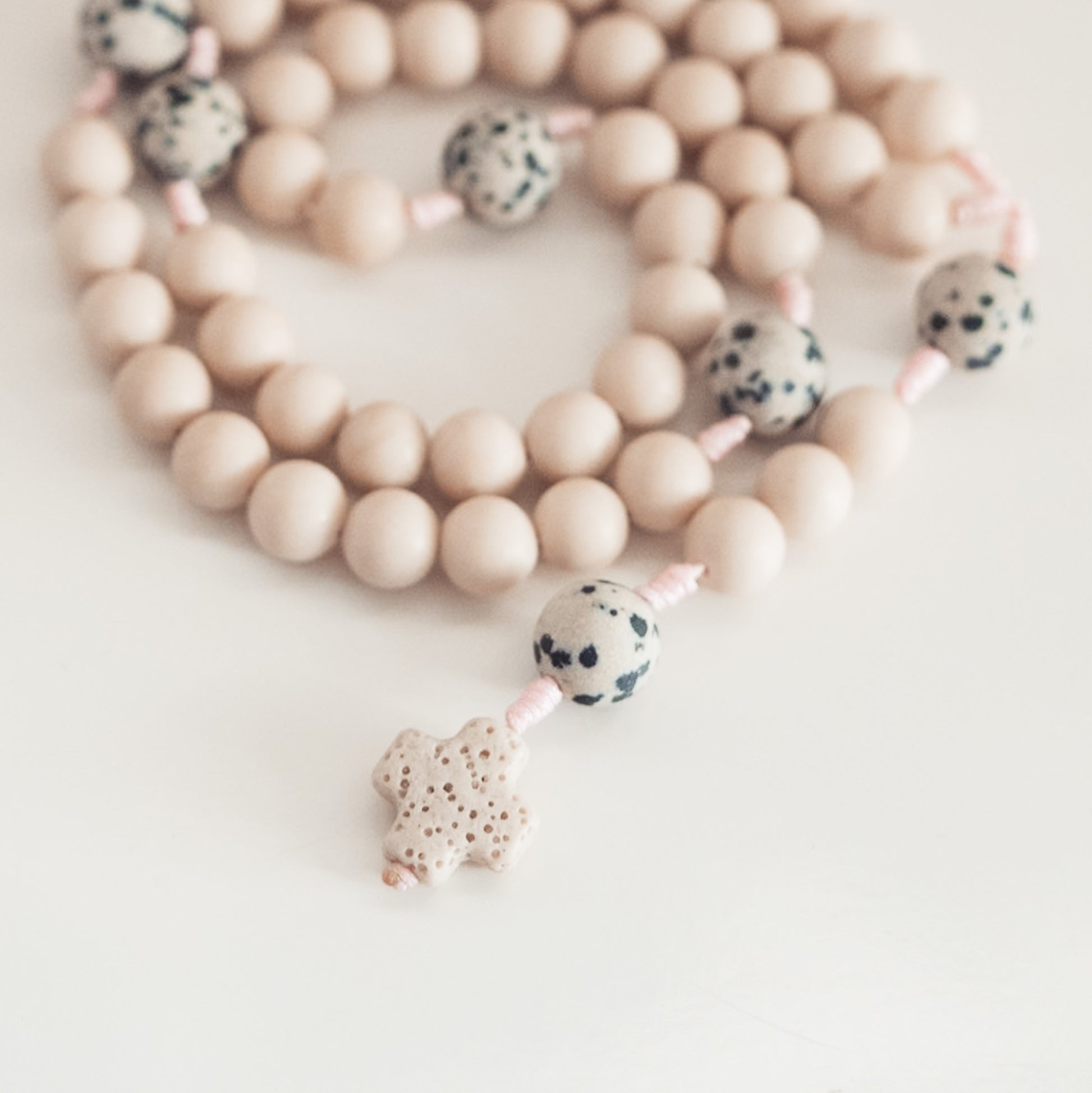 Różaniec z kamienia rzecznego (duży)