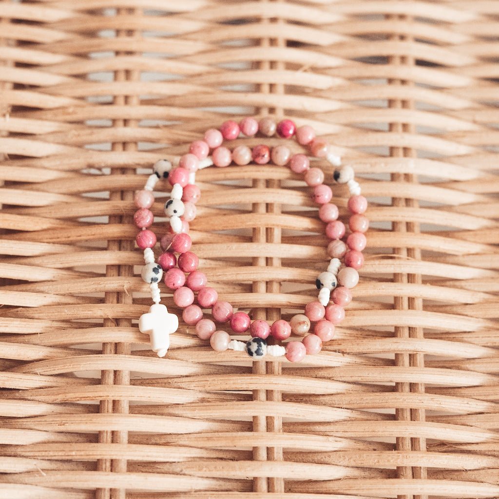 Różaniec z rodonitu (drobny)