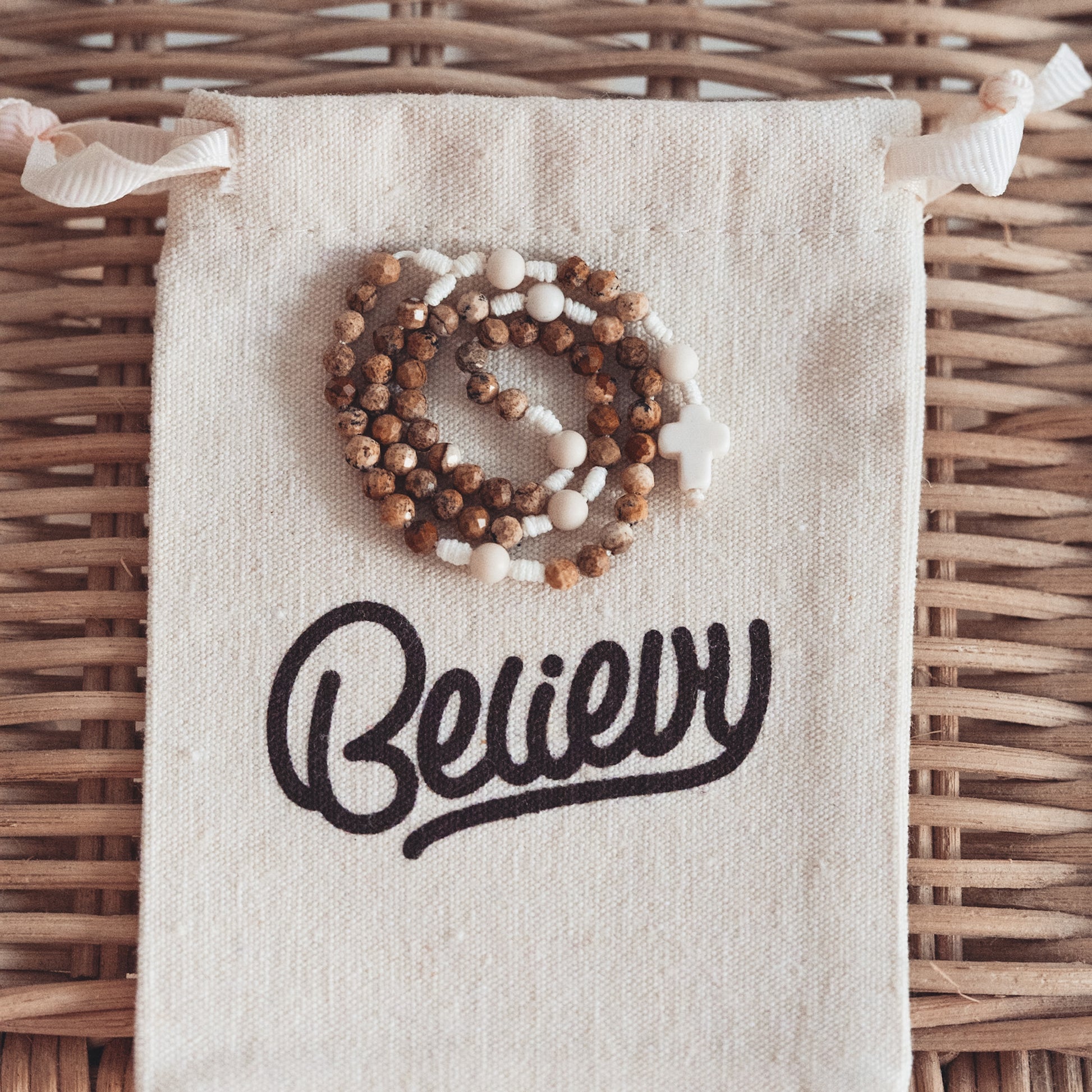 Różaniec z jaspisu obrazkowego (drobny)