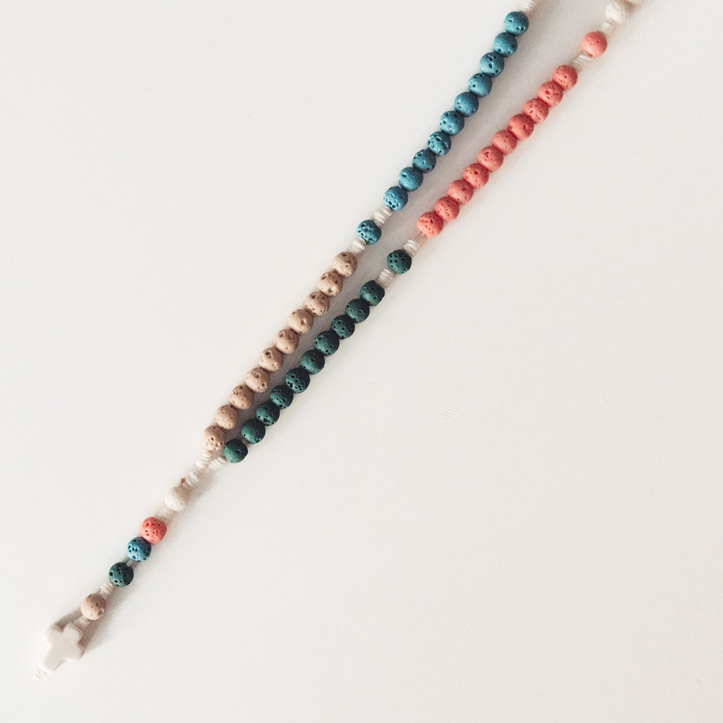 Różaniec z kolorowej lawy wulkanicznej (drobny)