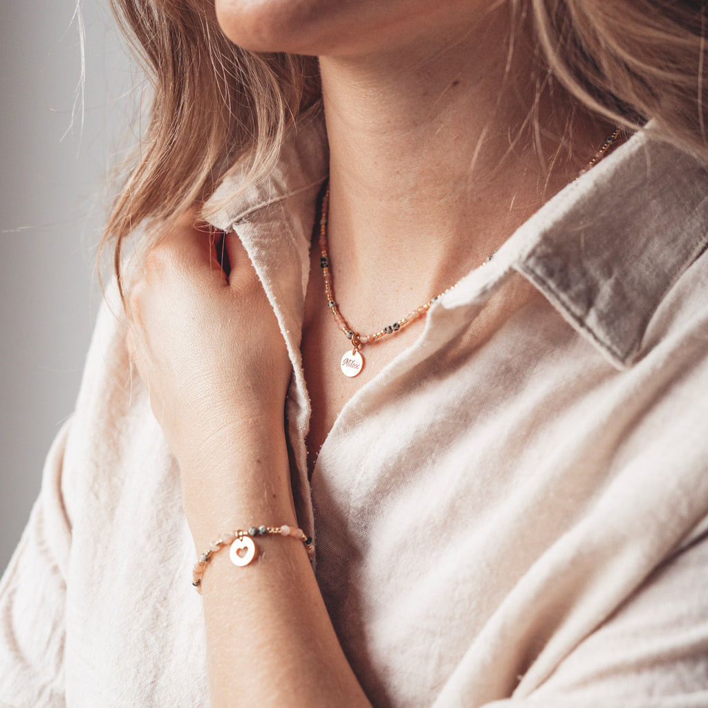 Komplet biżuterii z kamieni naturalnych. Naszyjnik, bransoletka z kamienia słonecznego i jaspisu, z pozłacana zawieszką. Biżuteria na Święta, pod choinkę na gwiazdkę.