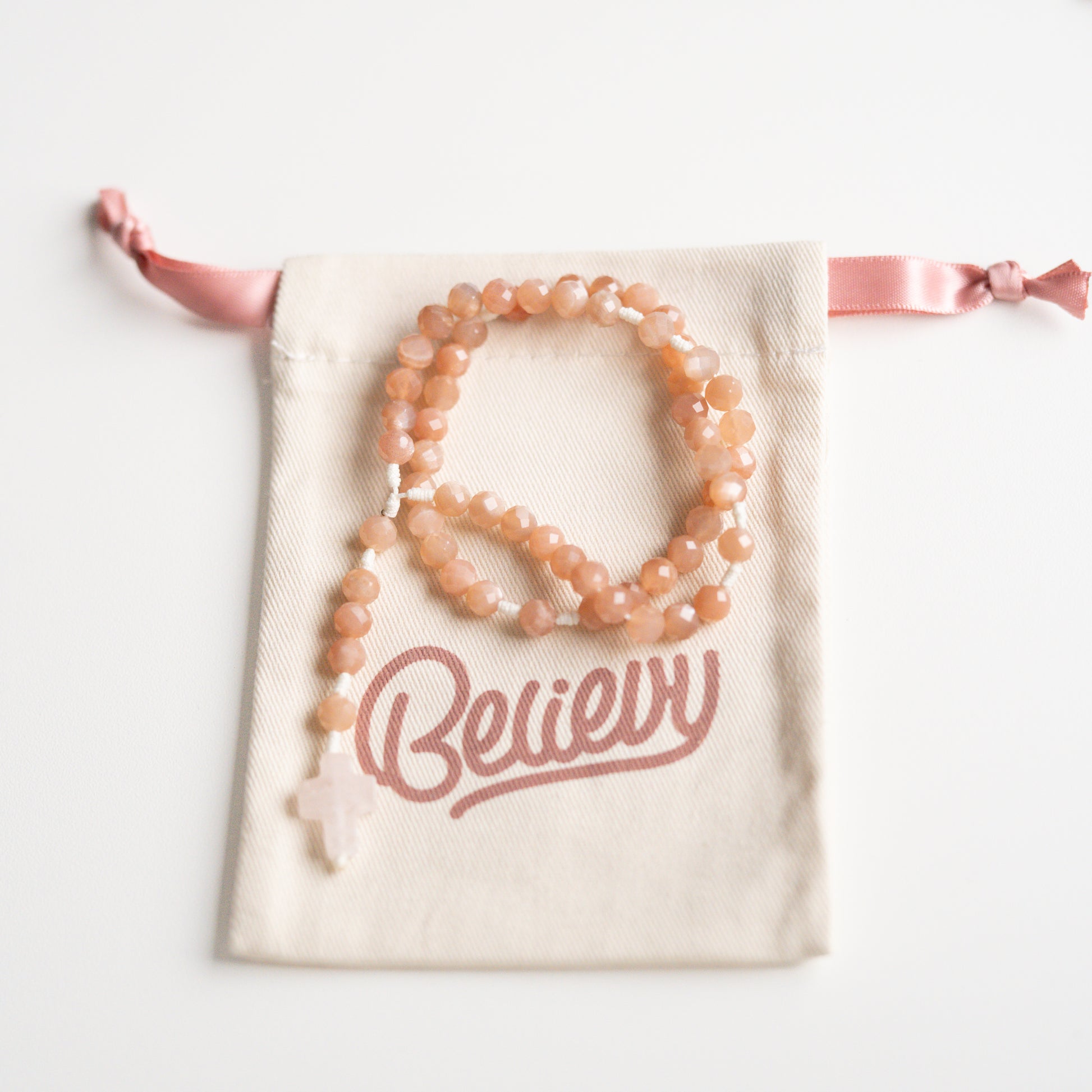 Różaniec z kamienia słonecznego (średni)