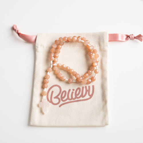 Różaniec z kamienia słonecznego (średni)