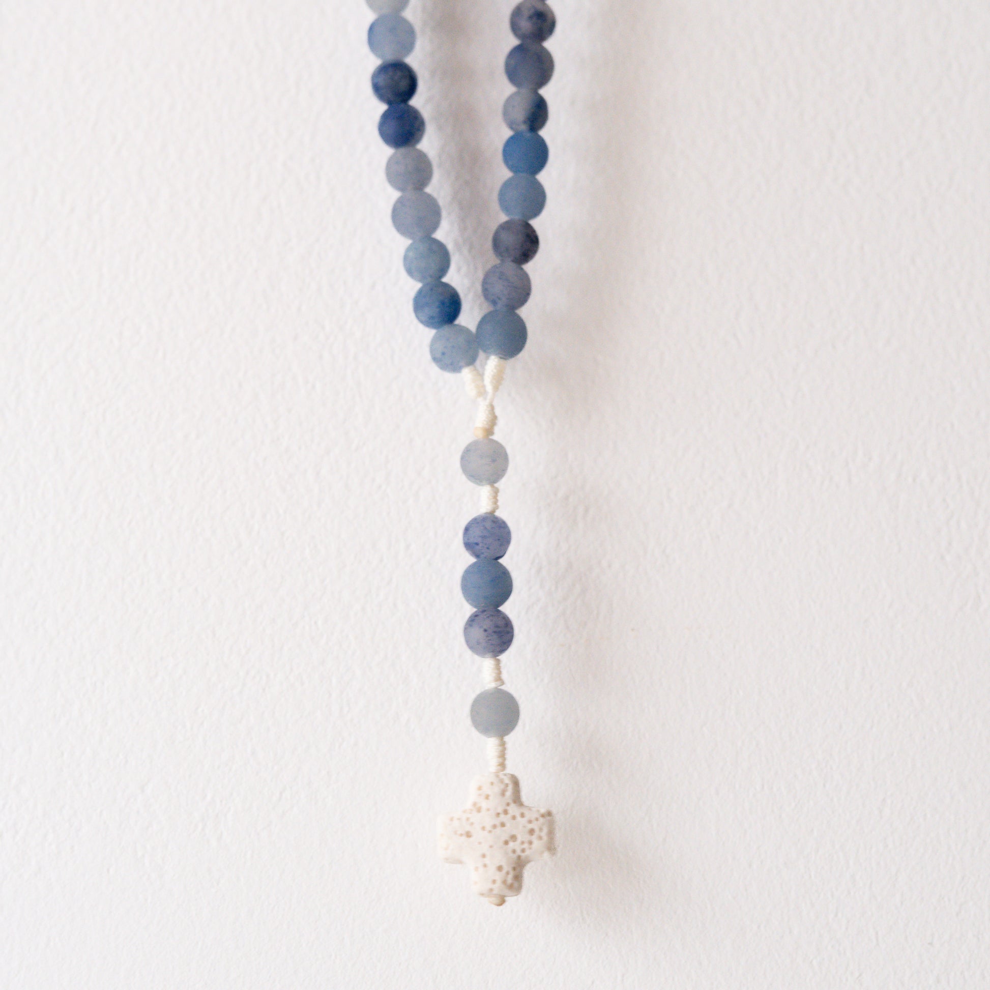 Różaniec z chalcedonu (średni)