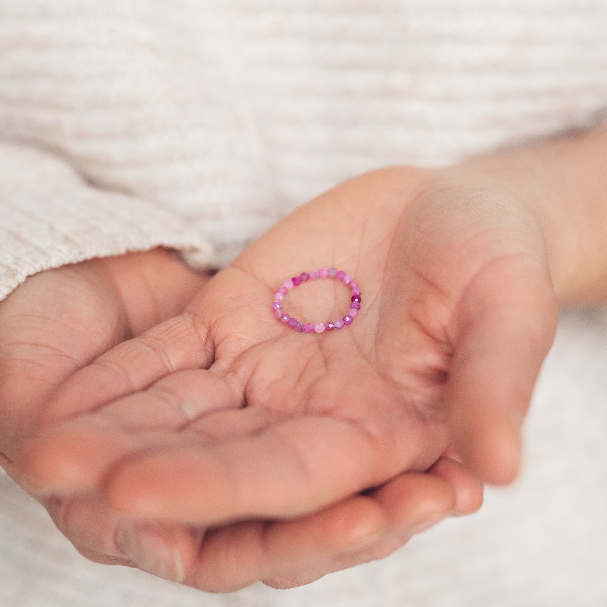 Pierścionek z rubinu