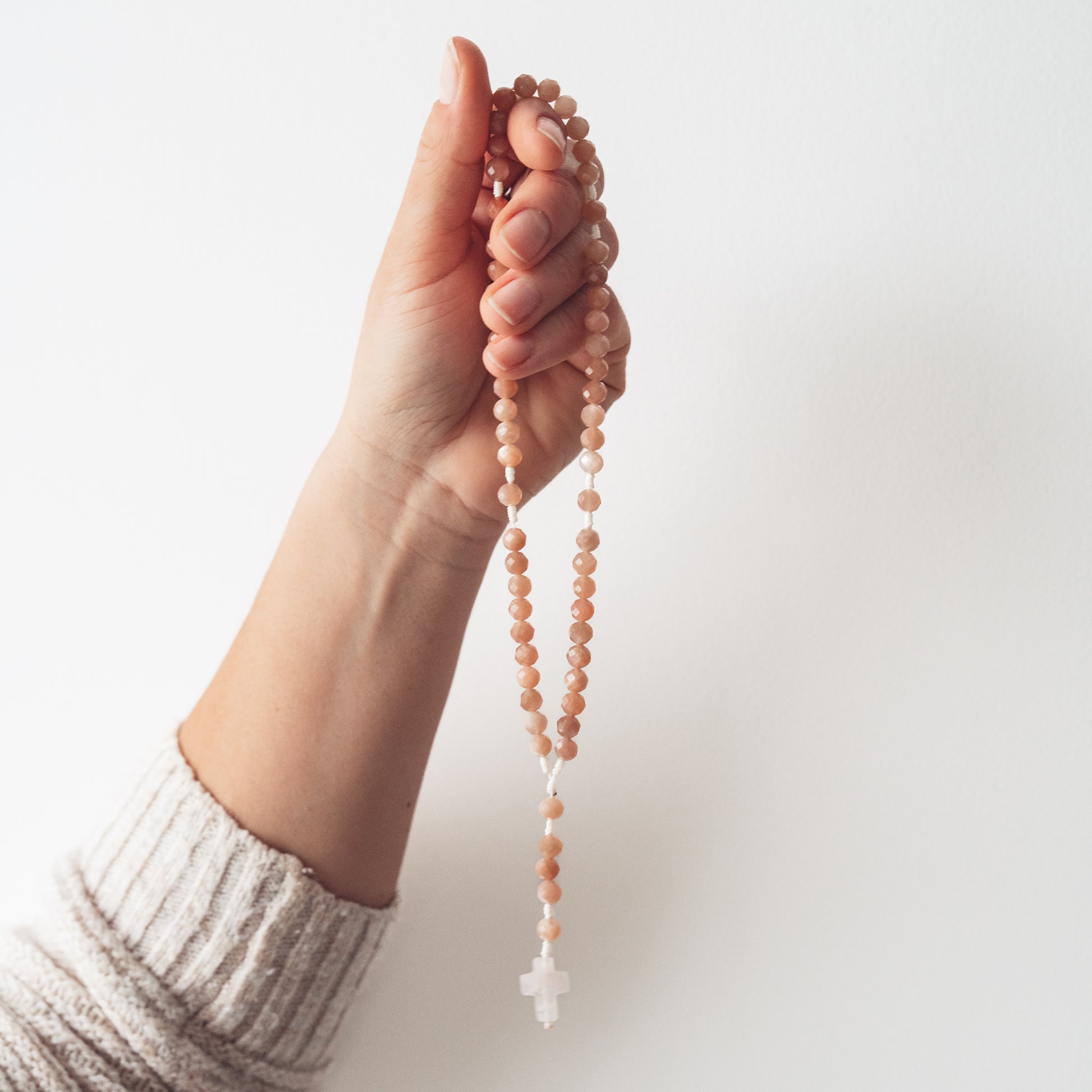 Różaniec z kamienia słonecznego (średni)