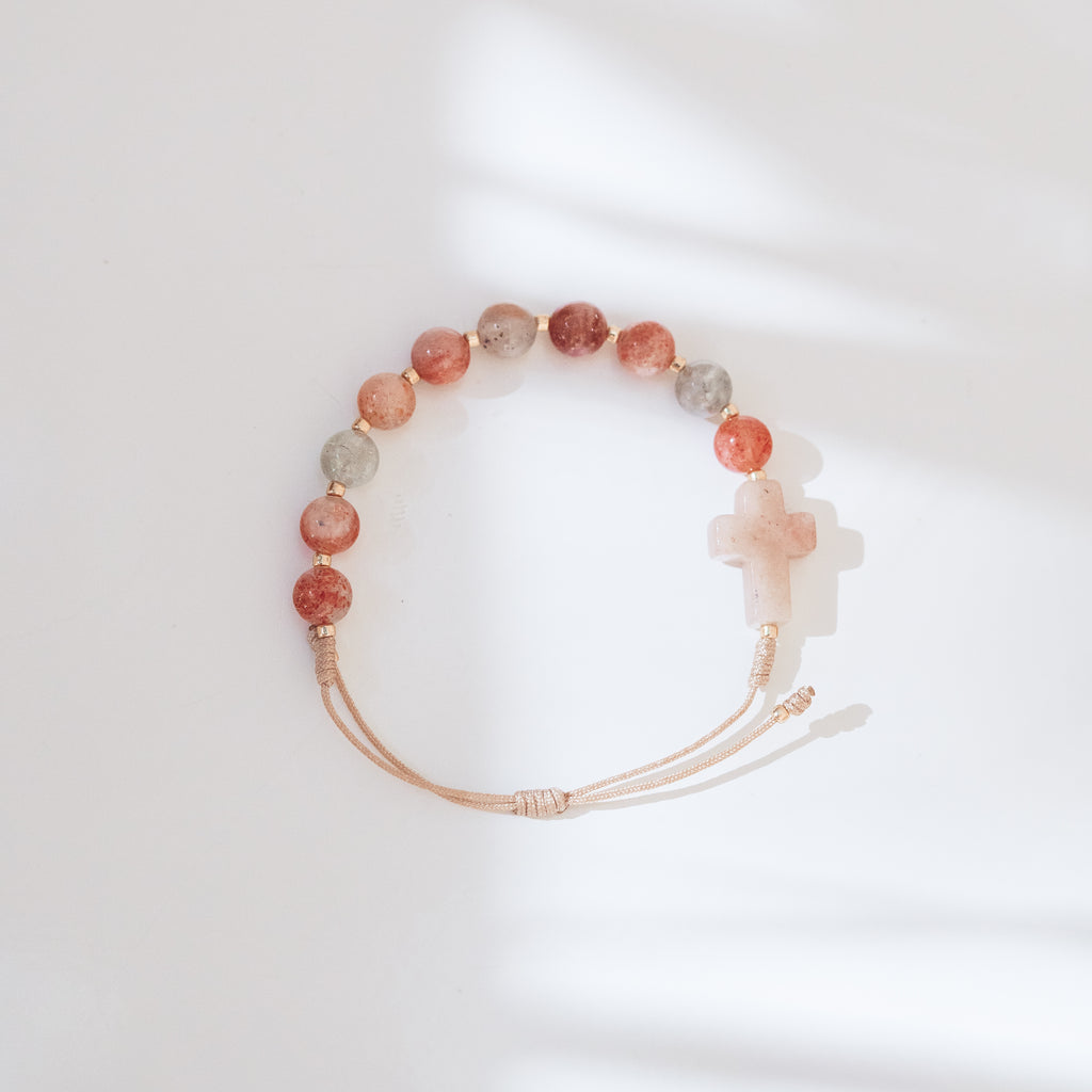 Różaniec na rękę z kamieni naturalnych, dziesiątka różańca, różaniec z kamienia słonecznego na sznurku