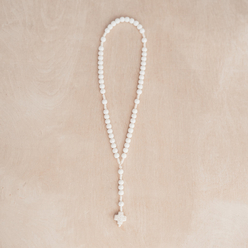 różaniec z kamieni naturalnych, biały różaniec, pamiątka Pierwszej Komunii Świętej, prezent na Komunię