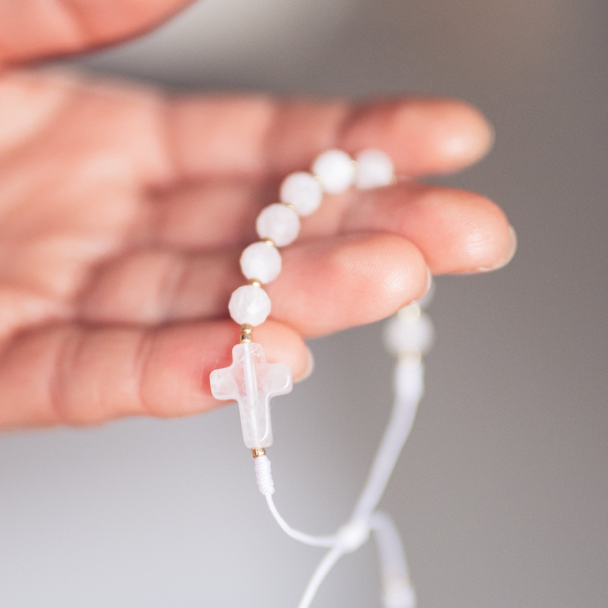 Różaniec na rękę z kamienia księżycowego