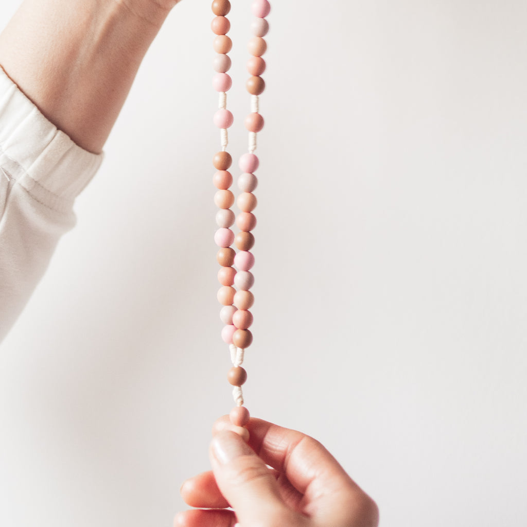 Różaniec dziecięcy, prezent dla dziecka, różaniec z silikonowych kulek