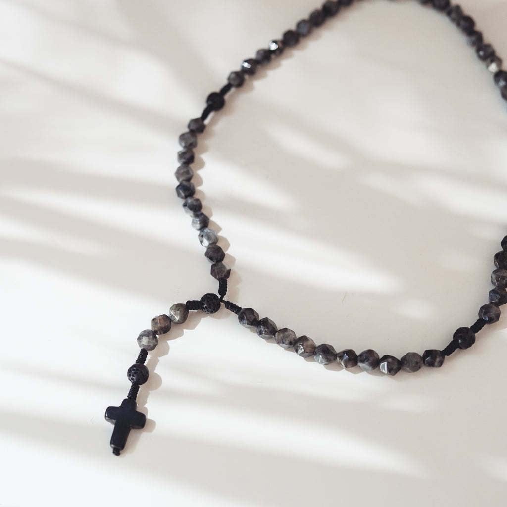 Różaniec z labradorytu (średni, kamień nieregularny)