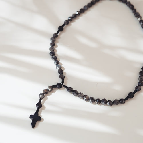 Różaniec z labradorytu (średni, kamień nieregularny)