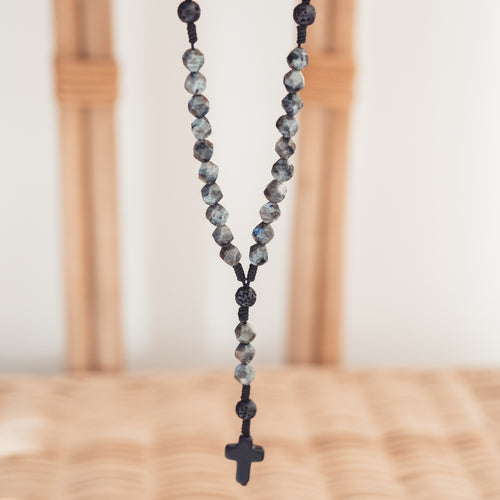 Różaniec z labradorytu (średni, kamień nieregularny)