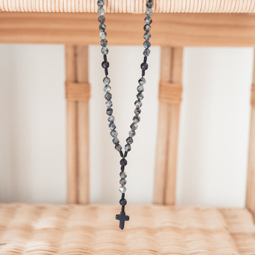 Różaniec z kamieni naturalnych, różaniec męski z labradorytu, czarny różaniec