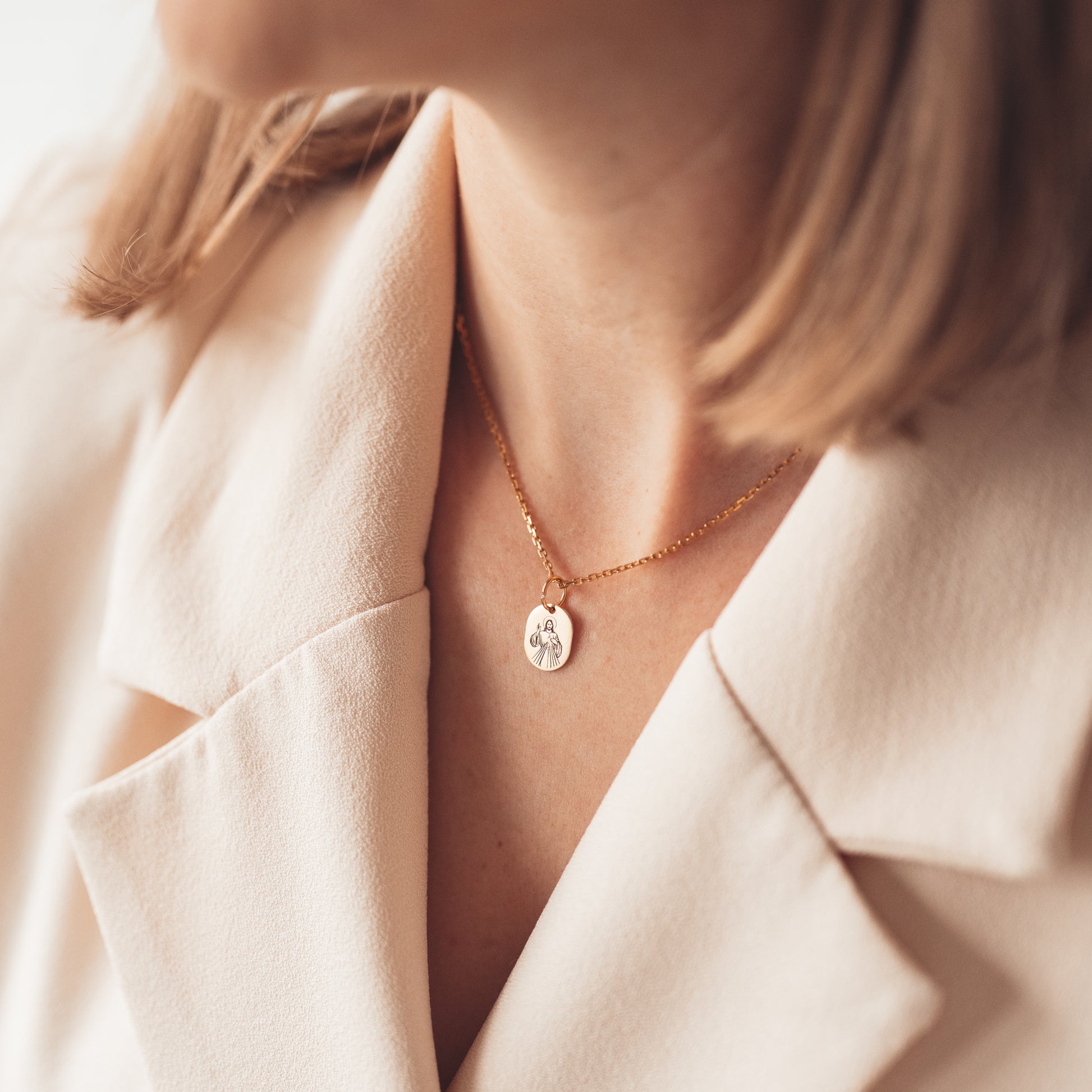 Medalik Jezu Ufam Tobie i św. siostra Faustyna, zawieszka z wizerunkiem Jezusa Miłosiernego, wisiorek z Panem Jezusem, prezent na Komunię i Bierzmowanie 