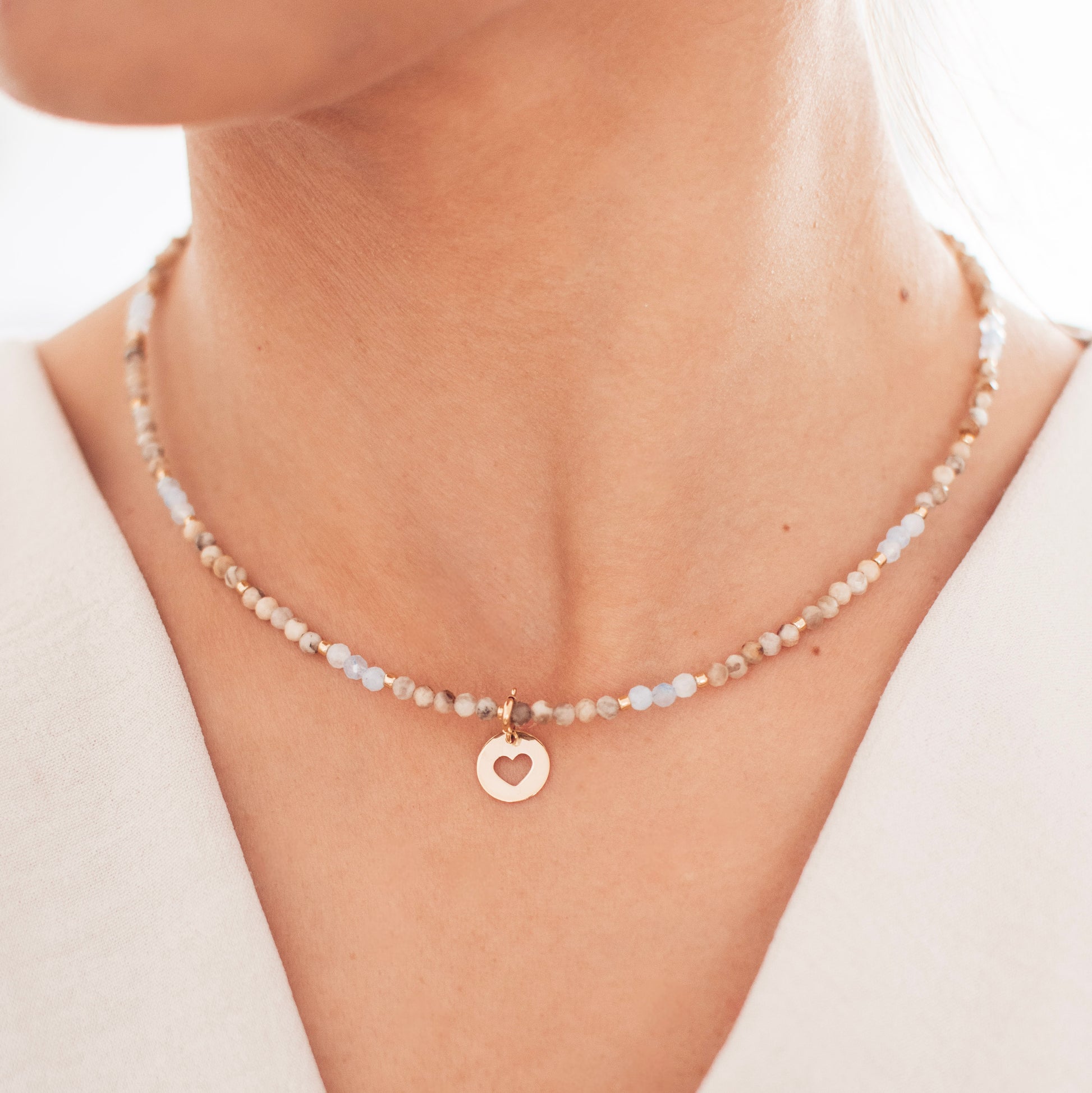 Naszyjnik z kamieni naturalnych z zawieszką. Choker z kamieni naturalnych, naszyjnik z akwamarynu i skalenia
