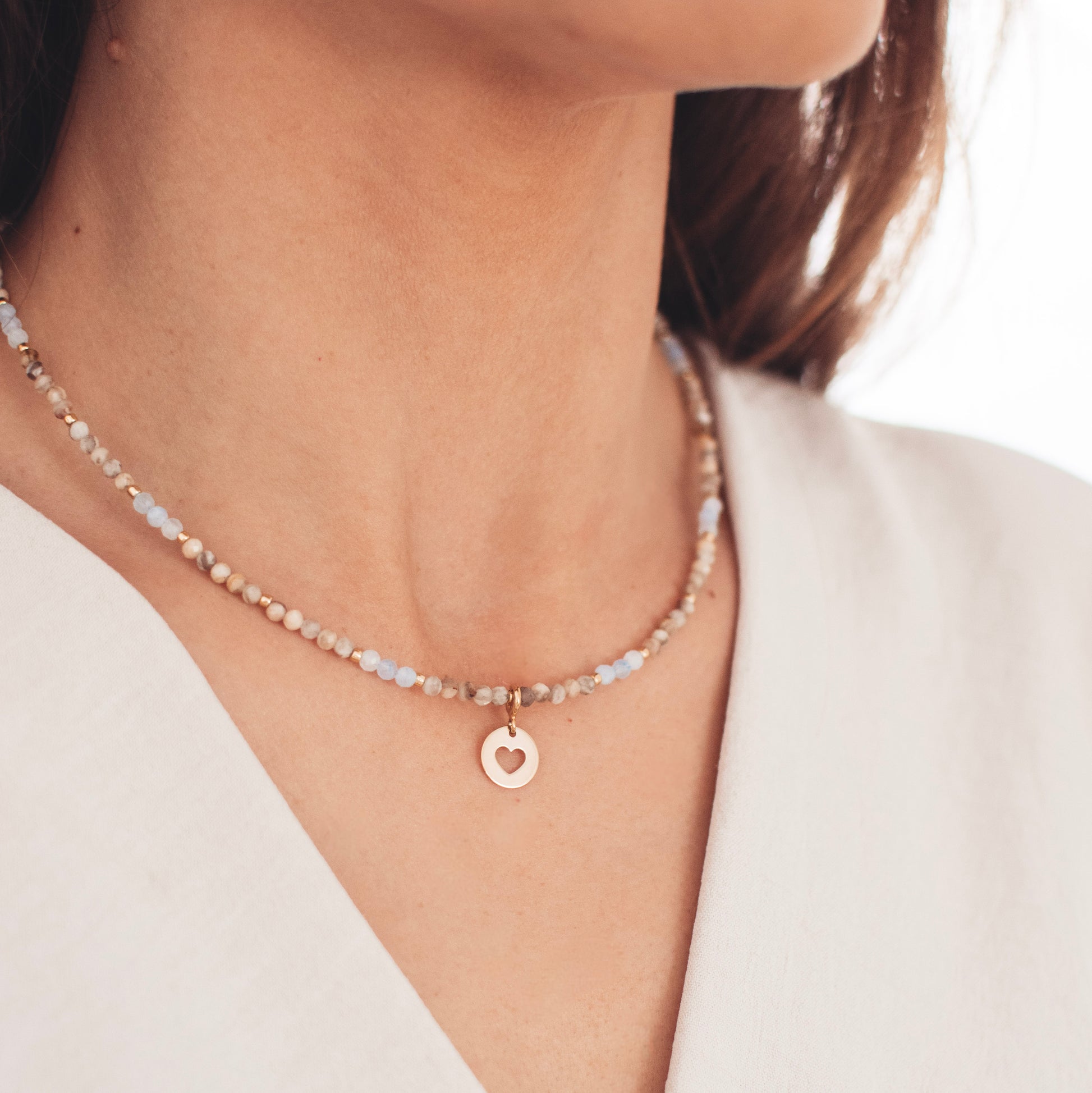 Naszyjnik z kamieni naturalnych z zawieszką. Choker z kamieni naturalnych, naszyjnik z akwamarynu i skalenia