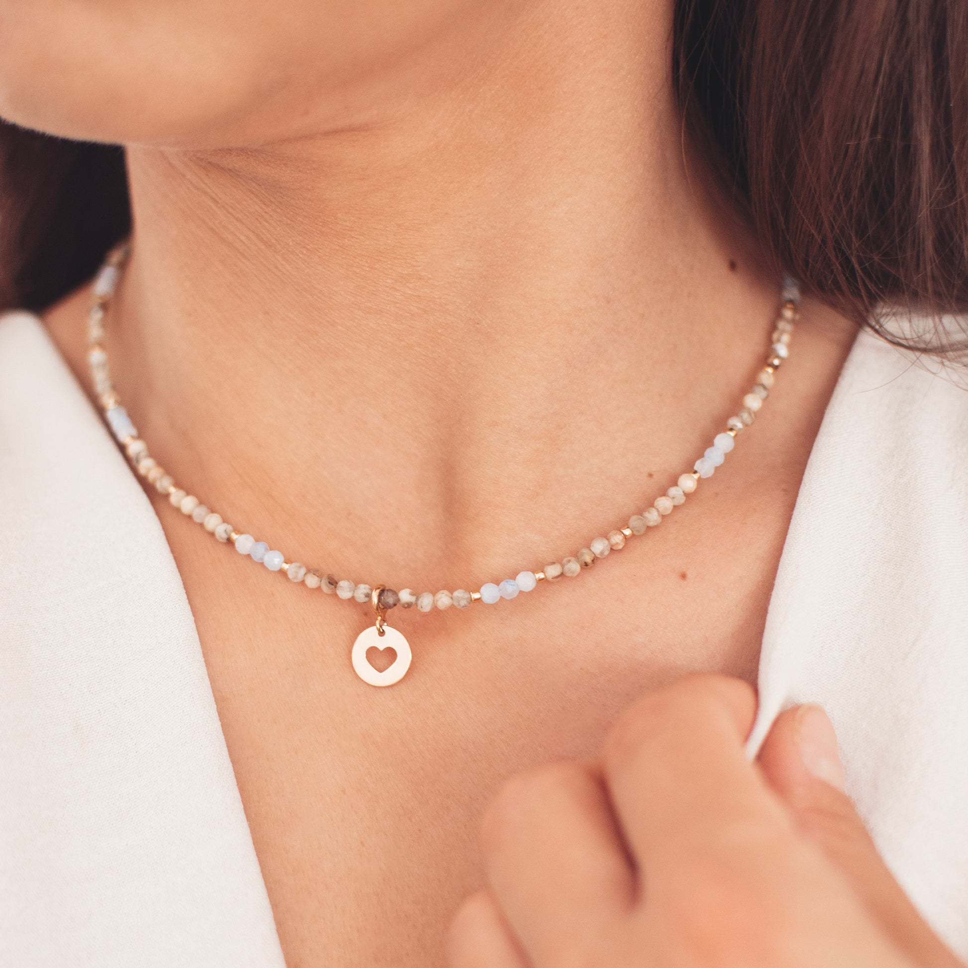 Naszyjnik z kamieni naturalnych z zawieszką. Choker z kamieni naturalnych, naszyjnik z akwamarynu i skalenia