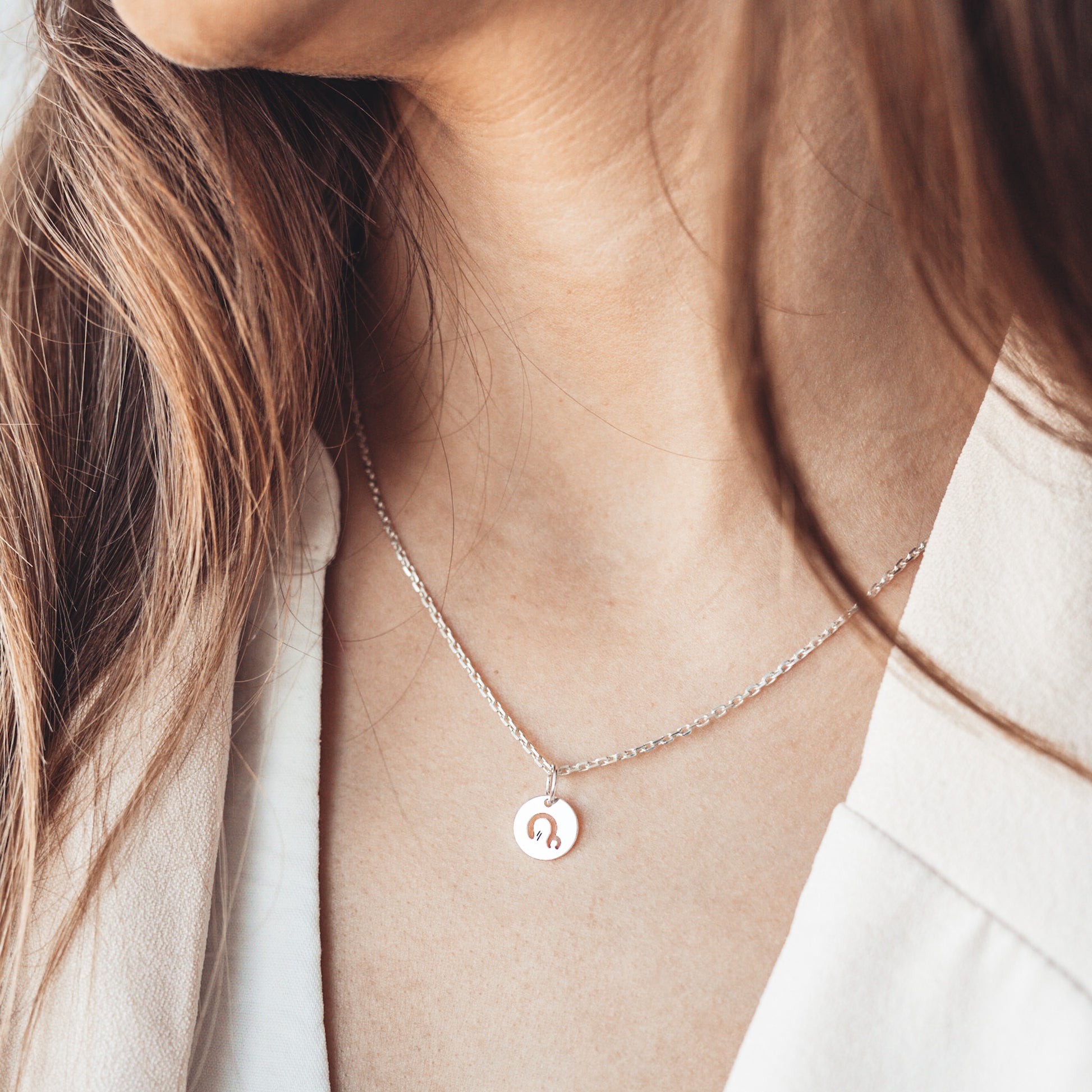 Srebrny choker z Matką Bożą Częstochowską