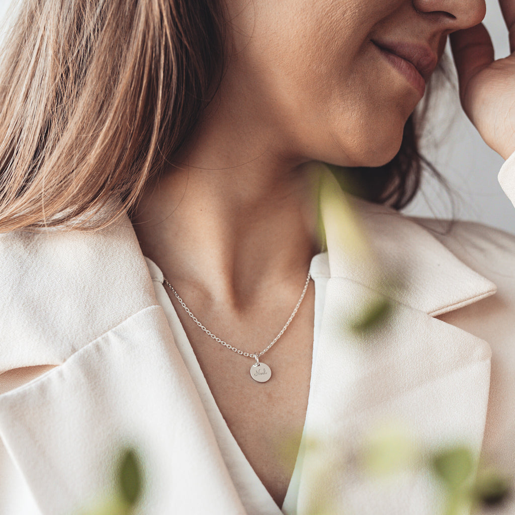 Srebrny choker z napisem Noel
