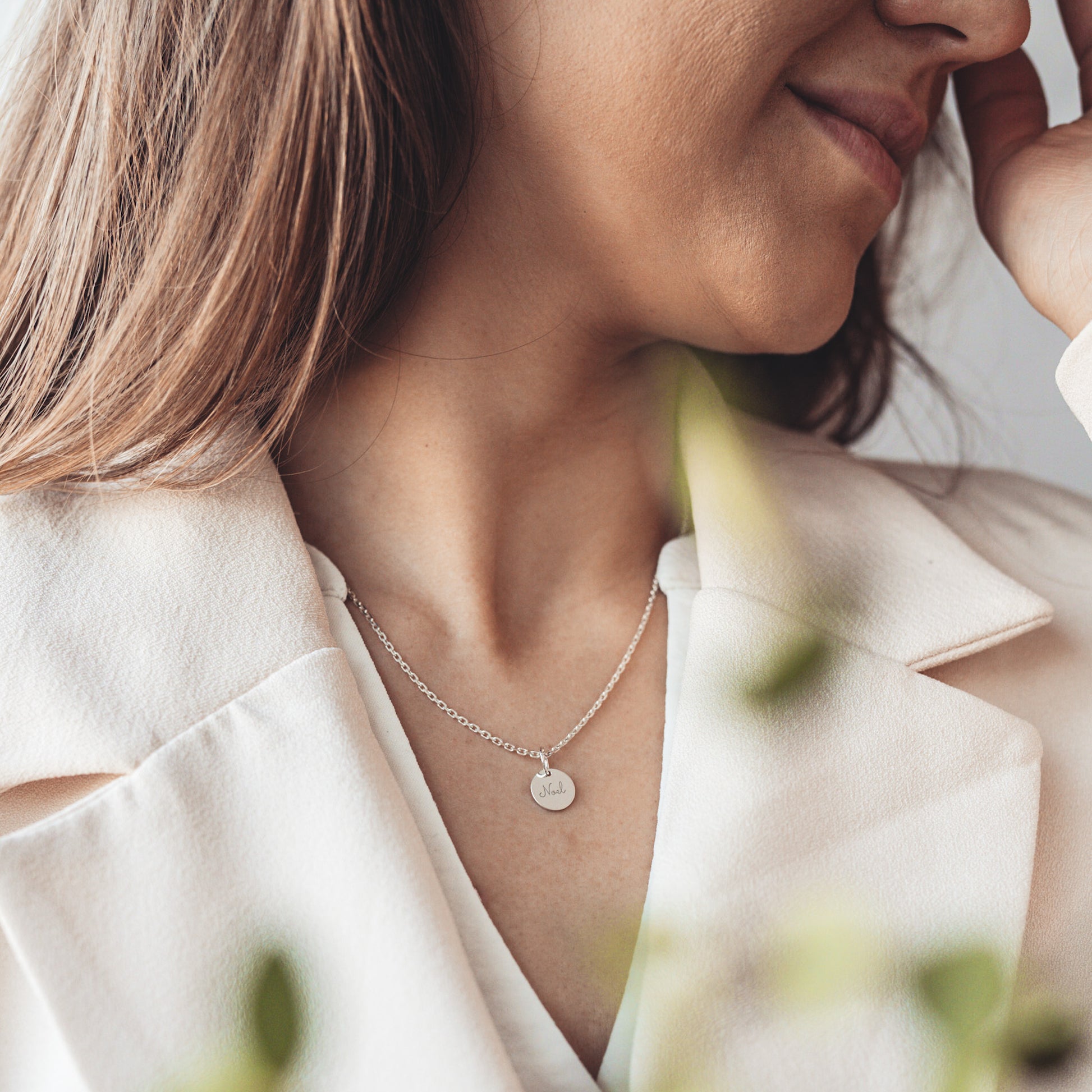 Srebrny choker z napisem Noel