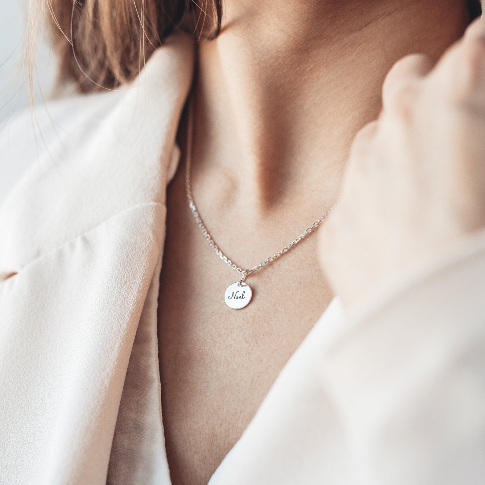 Srebrny choker z napisem Noel