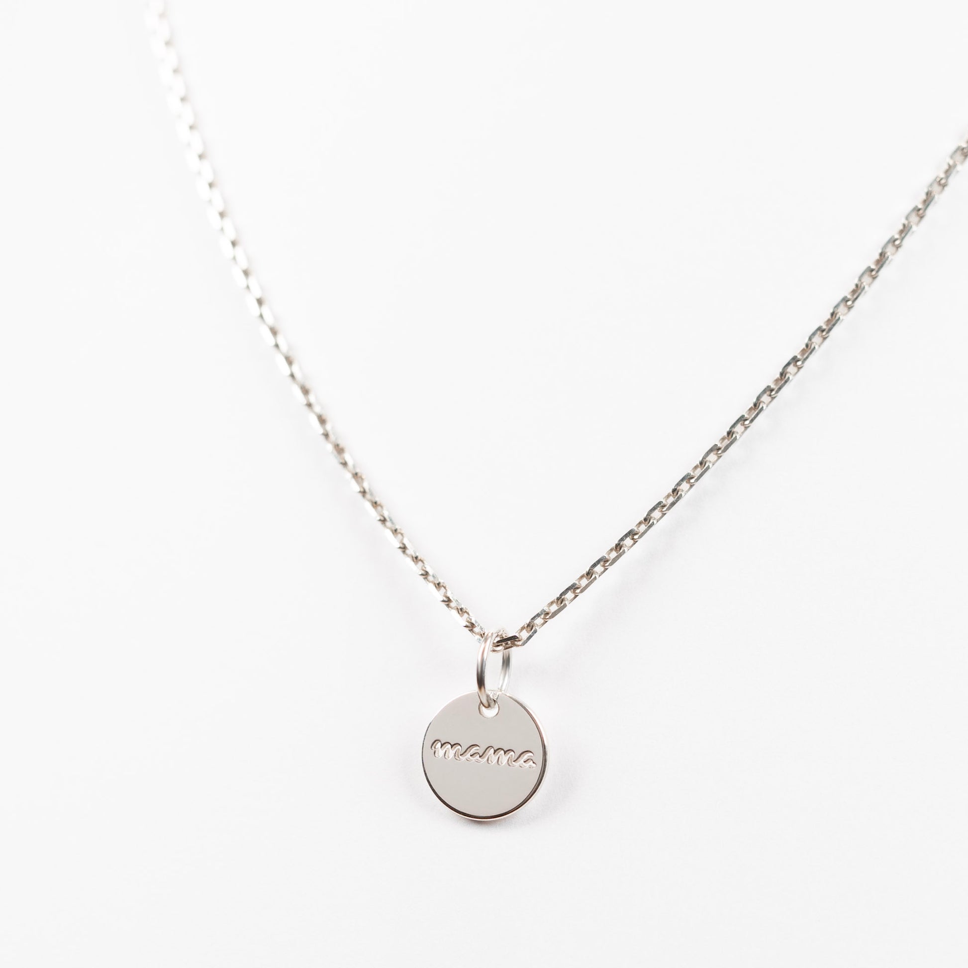 Srebrny choker z napisem Mama